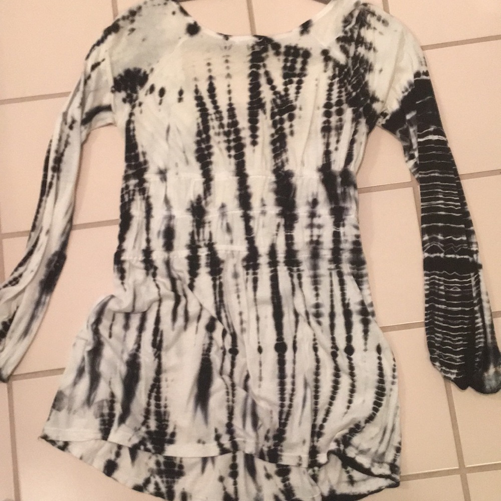 Top - Picture 2 of 2